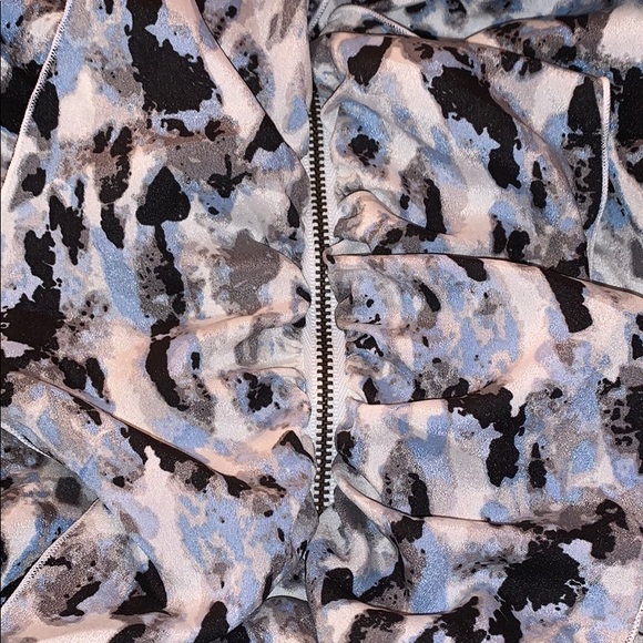 Blue and Black Patterned Blouse - Picture 6 of 6